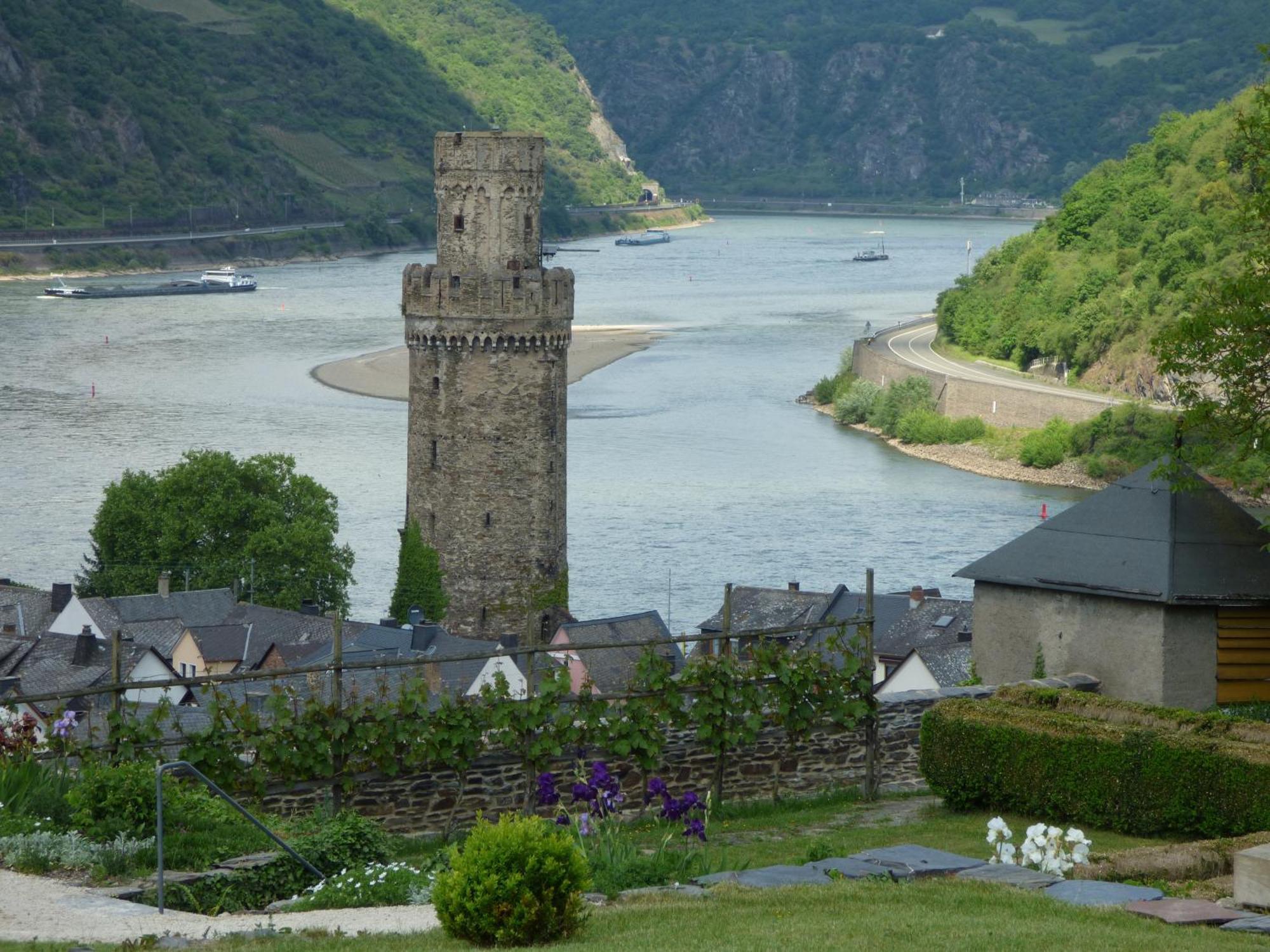 Goldener Pfropfenzieher Oberwesel Buitenkant foto